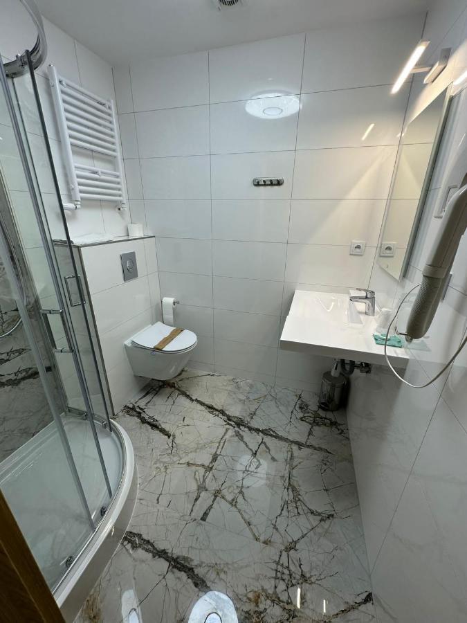 Hotel Kresowianka コニン エクステリア 写真