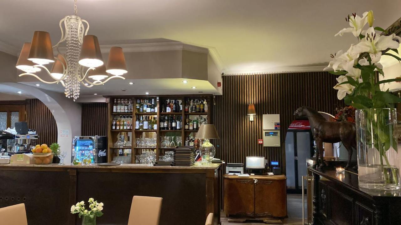 Hotel Kresowianka コニン エクステリア 写真
